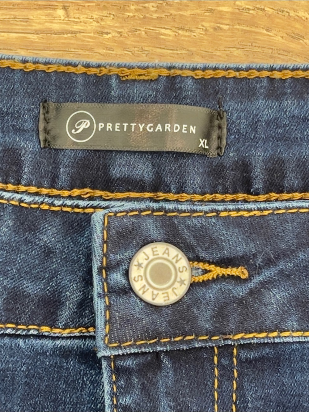 Distressed Blue Jeans XL - Picture 6 of 6